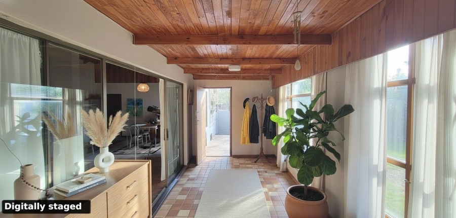 4 Bedroom Property for Sale in Glen Barrie Western Cape